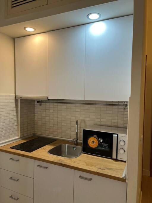 Cozy Apt 1Hab Para 4Pax En La Plaza De Chueca Madrid Exterior photo